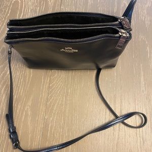 Crossbody purse